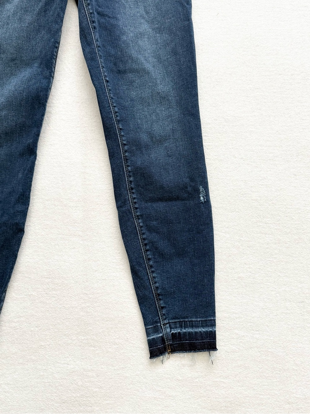 Spanx High Rise Pull On Distressed Ankle Skinny Jeans Raw Hem Size M - Picture 7 of 8